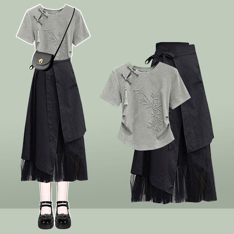 Vintage Buckle Tassel Leaf Print T-Shirt Lace-Up Tulle Skirt Two Pieces  |   T-Shirts Clothing Set